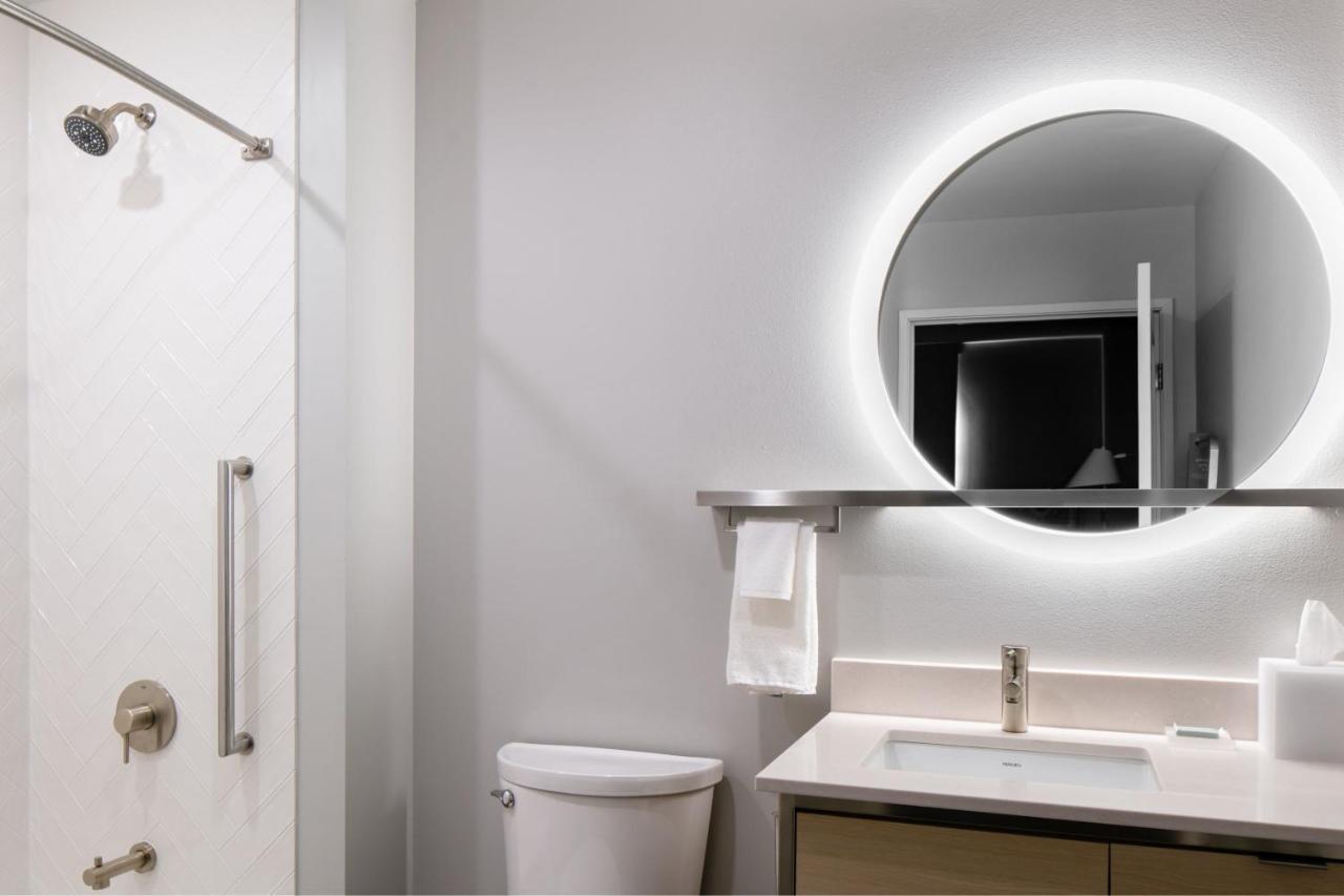 Towneplace Suites By Marriott Madison West, Middleton Экстерьер фото